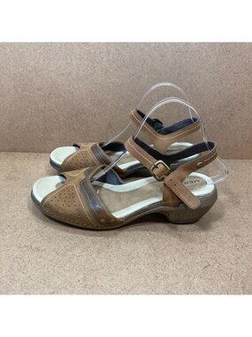 Merrell Luxe Strap Bagpipe Women’s Perforated Tan Leather Sandals Size 10